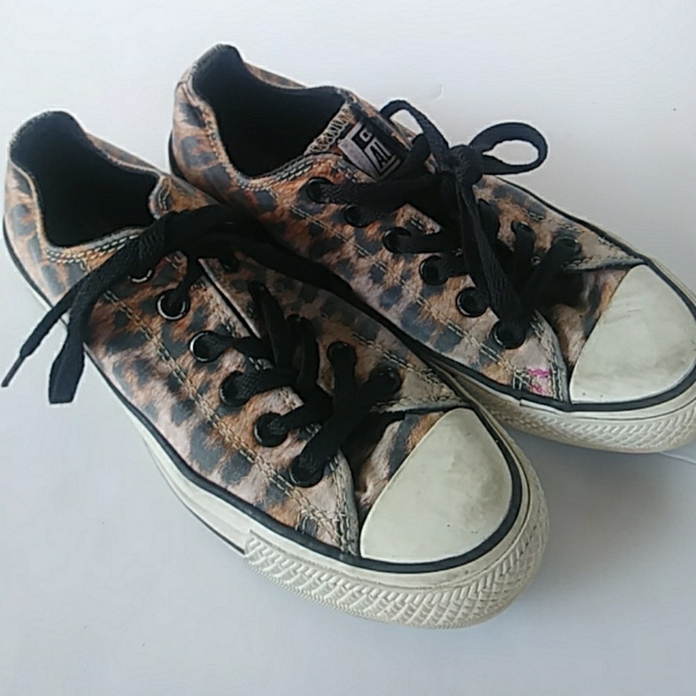 Unisex converse leopard print sneakers